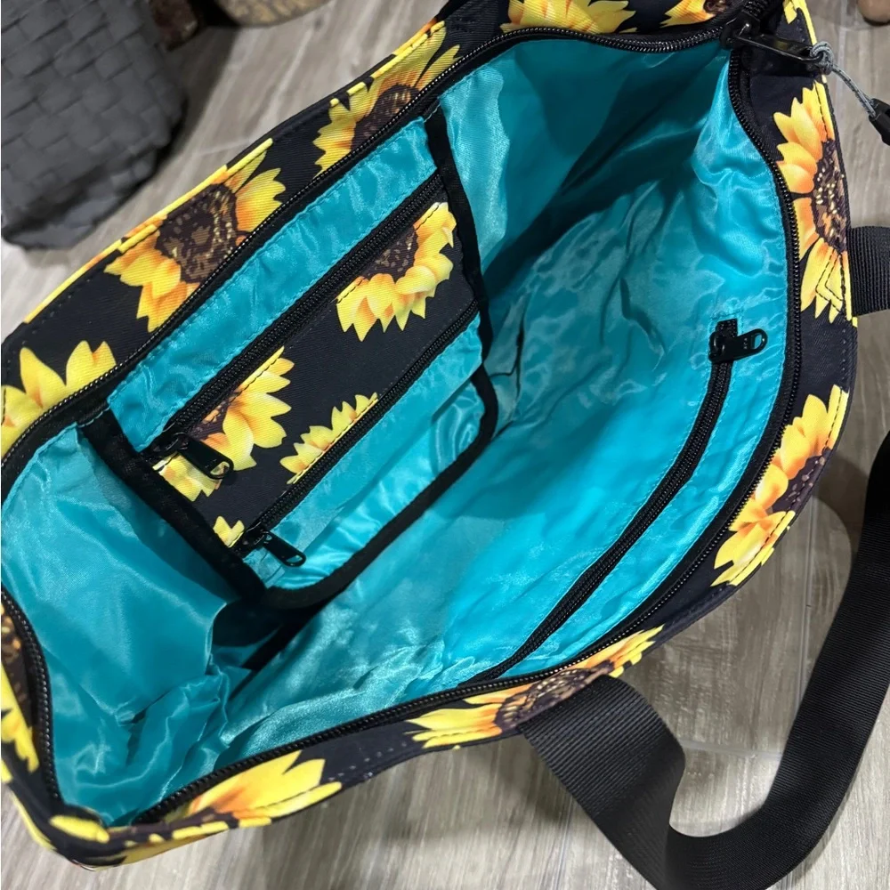 Black sunflower tote w tons of pockets - Picture 5 of 8